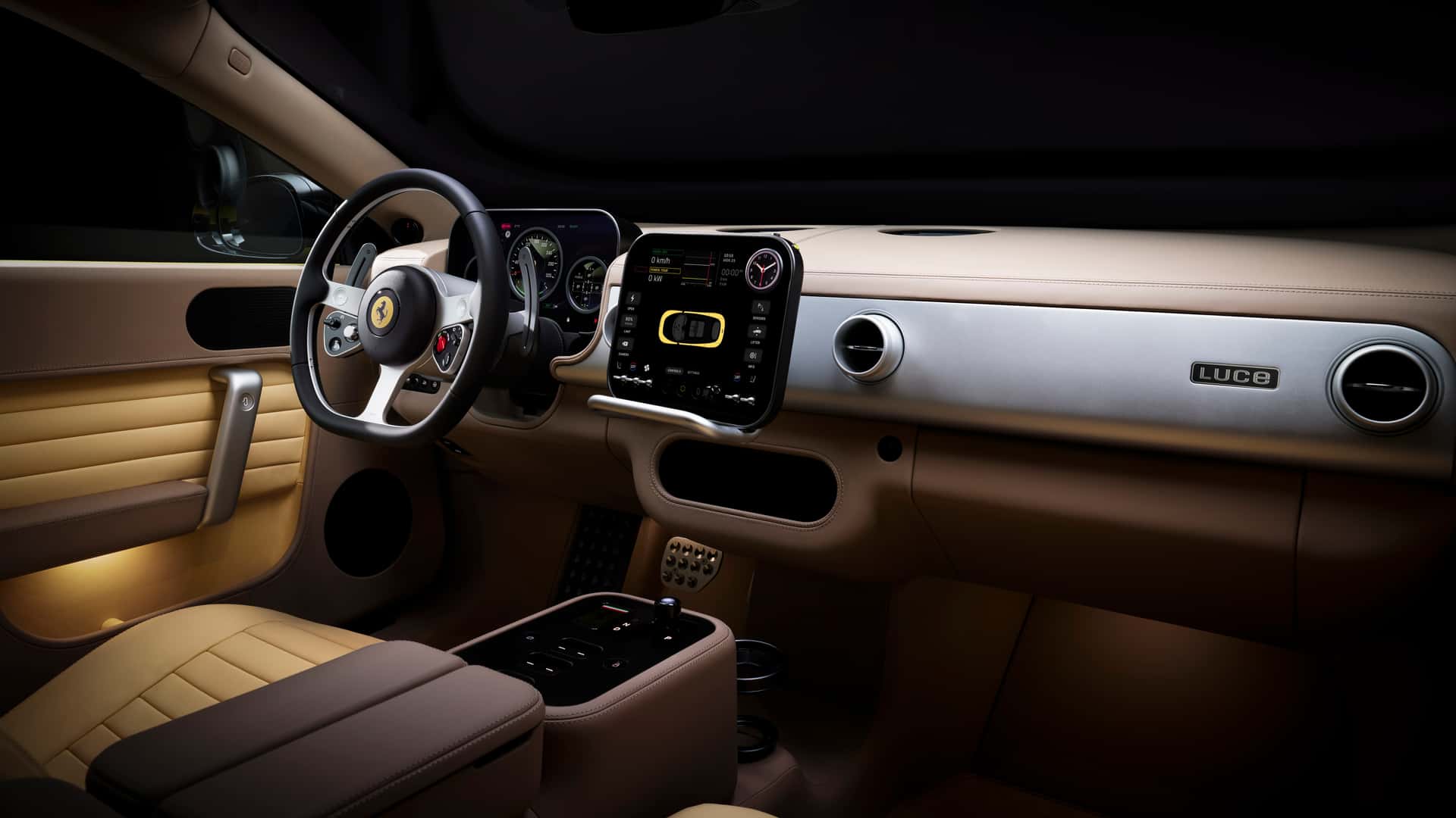 Interior de carro luxuoso com volante esportivo, console central moderno e detalhes em couro claro.