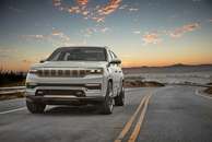 Novo Jeep Wagoneer tem 7 telas multimídia que somam 70″