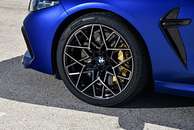 Pirelli lança pneu personalizado para o novo BMW M8