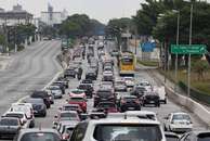 São Paulo proíbe metade da frota de carros de circular