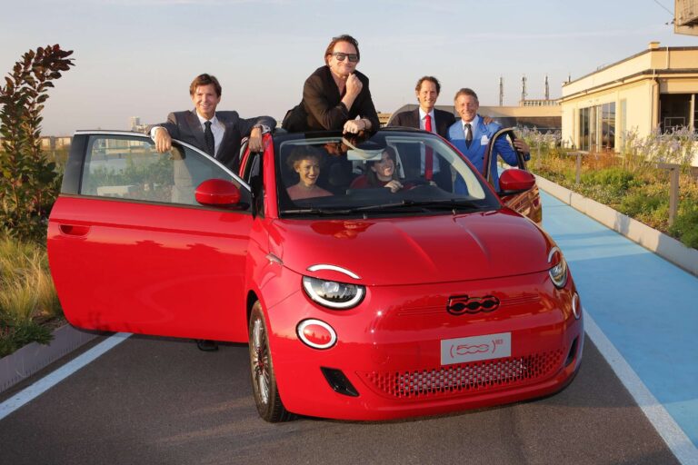 Fiat lança 500 RED com Bono Vox e mensagem ecológica
