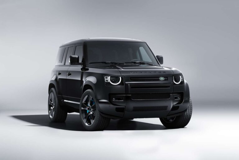 Land Rover Defender ganha edição especial a la James Bond