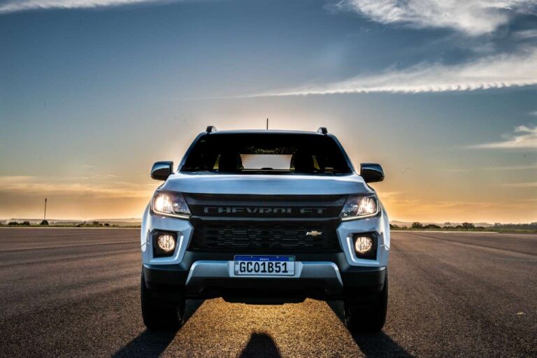 Chevrolet S10 supera Toyota Hilux e reduz diferença no ano