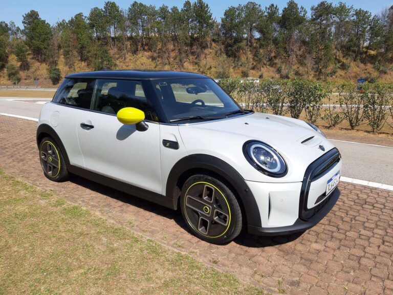 Mini Cooper elétrico tem condições especiais por 50 dias