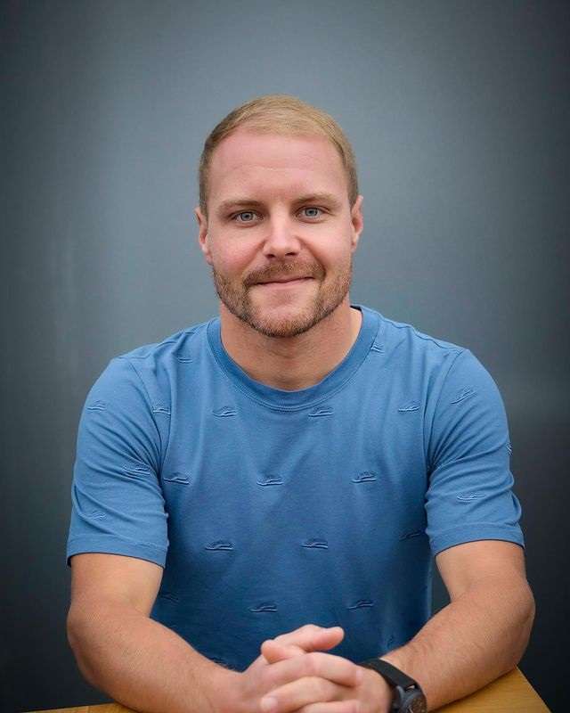Bottas troca Mercedes pela Alfa e abre vaga para Russell