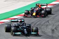 F1: Mercedes domina treinos, mas Verstappen ainda ameaça