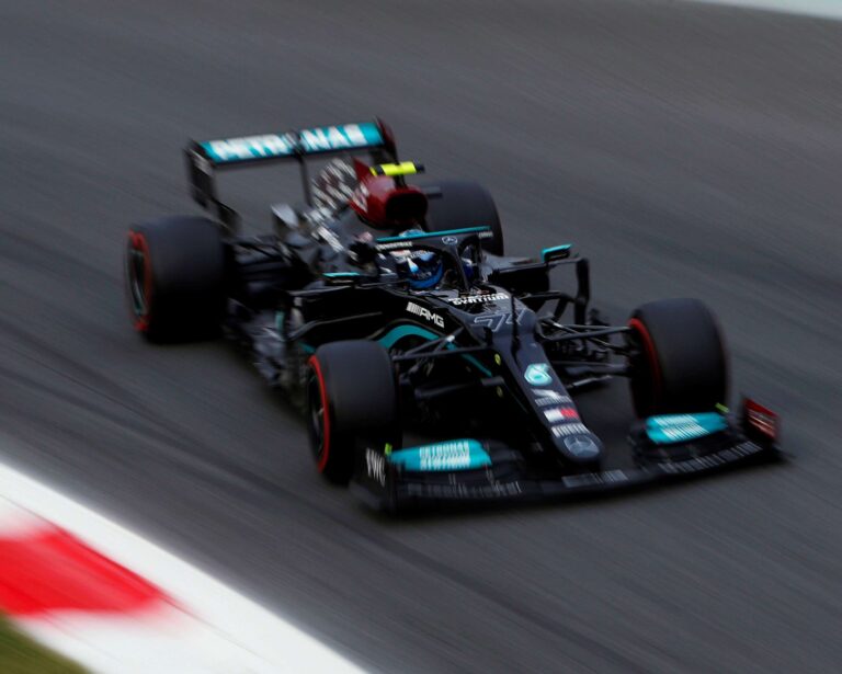 Bottas vence sprint na F1, mas larga em último na Itália