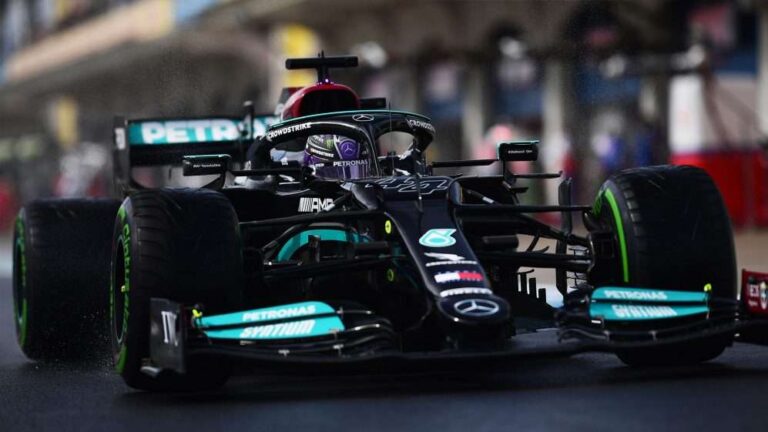 Por que a Mercedes parou Lewis Hamilton no GP da Turquia?