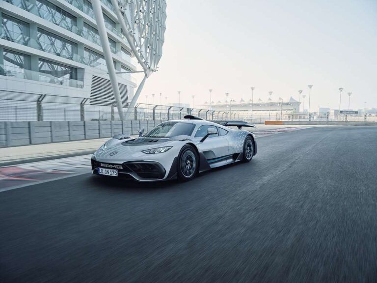 Mercedes-AMG One estreia com motor de Fórmula 1 e 1.063 cv