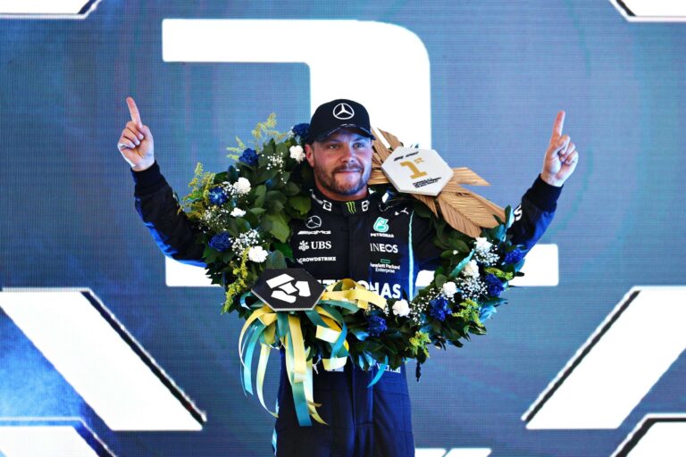 Bottas vence F1 sprint em dia de show de Lewis Hamilton