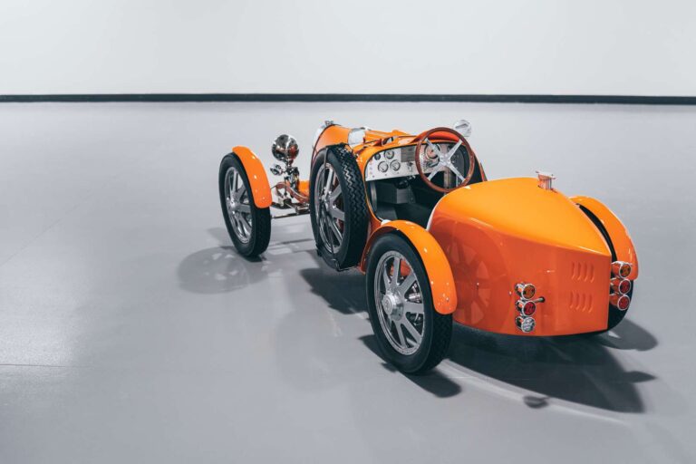 Bugatti lança carro de brinquedo de R$ 190 mil