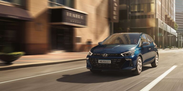 Hyundai revela primeiras imagens oficiais do novo HB20 2023