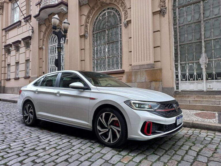 Volkswagen Jetta GLI 2022 vale a pena? Veja avaliação