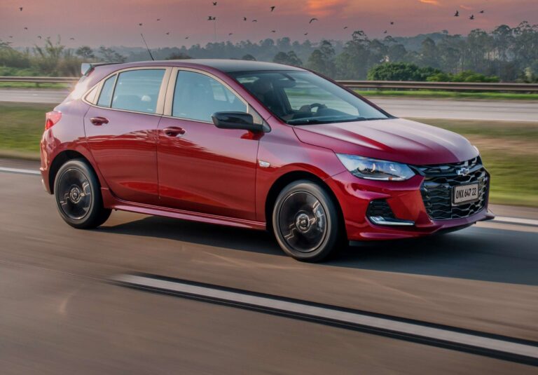 Chevrolet Onix volta a ser o terror das montadoras no país