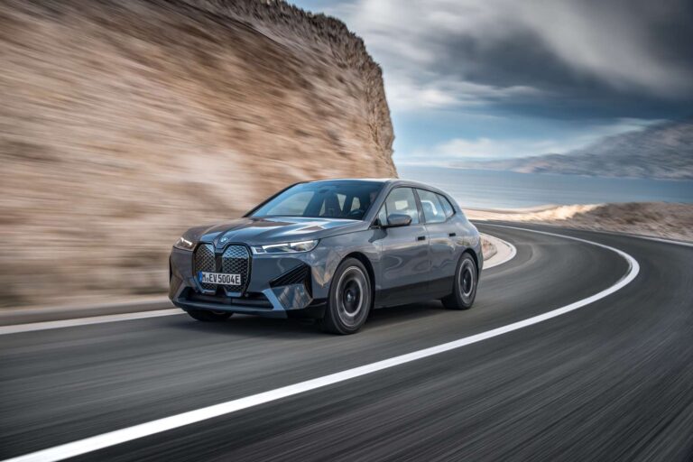 BMW confirma a chegada dos elétricos iX e i4 ao Brasil