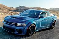 Dodge Charger ultrapassa Ford Mustang como cupê número 1