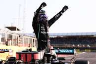 F1: Hamilton volta a brilhar em Silverstone