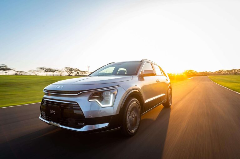 Kia Niro Hybrid estreia e põe fim à “chupeta” de bateria