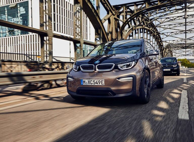 Turnê do Coldplay vai usar baterias recicladas do BMW i3