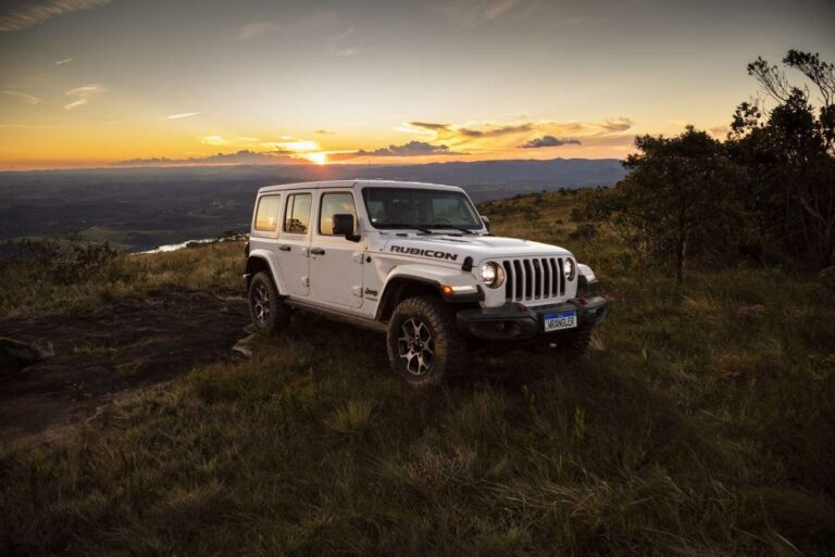 Jeep Wrangler 2022 chega em 3 versões a partir de R$ 460 mil