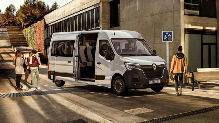 Renault Master 2023 ganha novo visual e parte de R$ 187.600