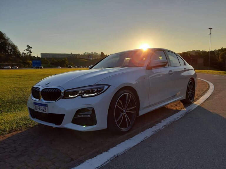 Sedãs mais vendidos: carro de luxo surpreende no top 10