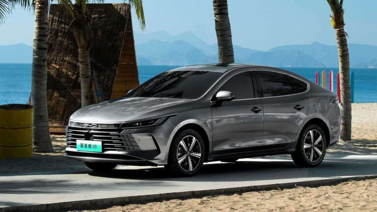 Conheça o sedã híbrido que a chinesa BYD pode vender no Brasil