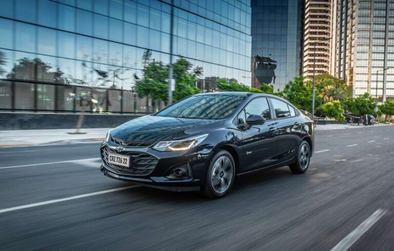 Usados: Chevrolet Cruze valoriza mais do que o Toyota Corolla