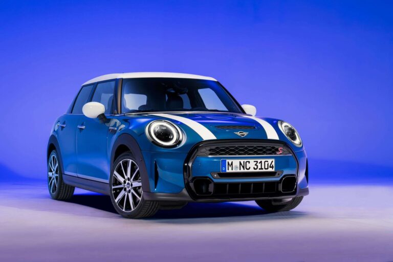 Novos Mini Hatch estreiam no Brasil a partir de R$ 214.990