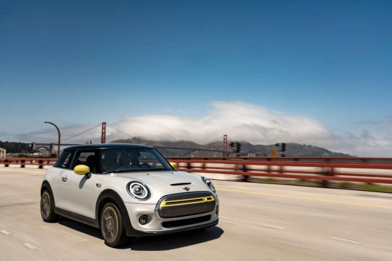 Mini Cooper elétrico tem condições especiais em junho