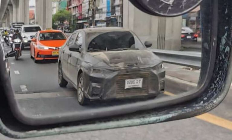 Nova geração do Toyota Yaris aparece em testes na Tailândia