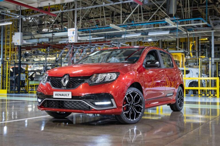 Renault Sandero R.S. ganha kit especial de despedida