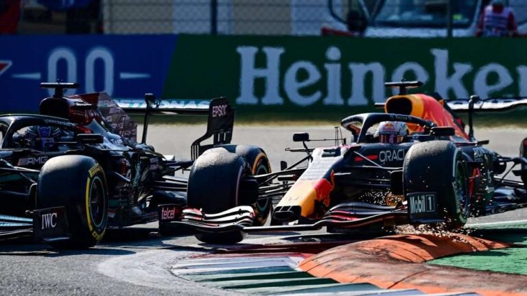 Mercedes x Red Bull: quem vai trocar de motor na Rússia?