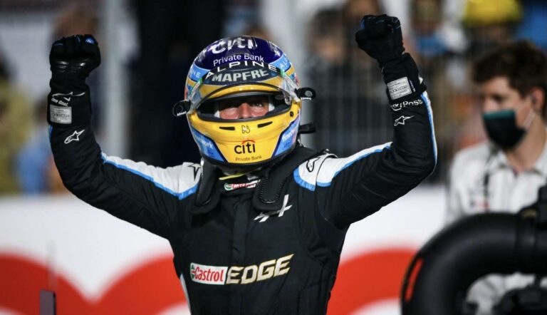 Alonso volta ao pódio da F1 após 7 anos e é o piloto do dia