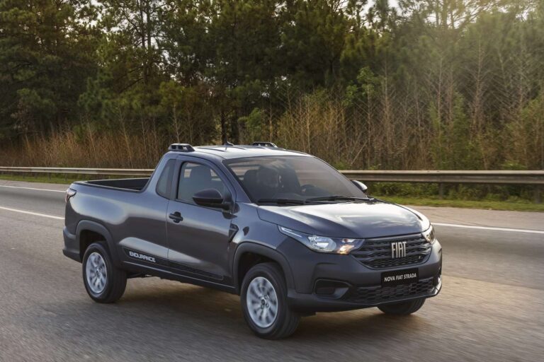 Fiat revê as versões da picape Strada Cabine Dupla