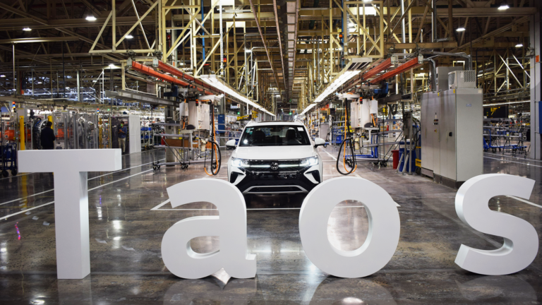 Volks manda recado à Jeep e Toyota: Taos inicia produção