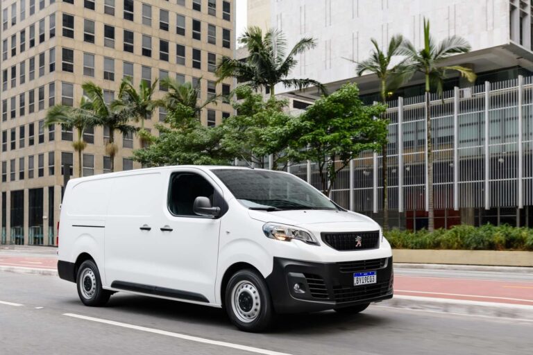 Peugeot e-Expert foi o carro elétrico mais vendido de agosto