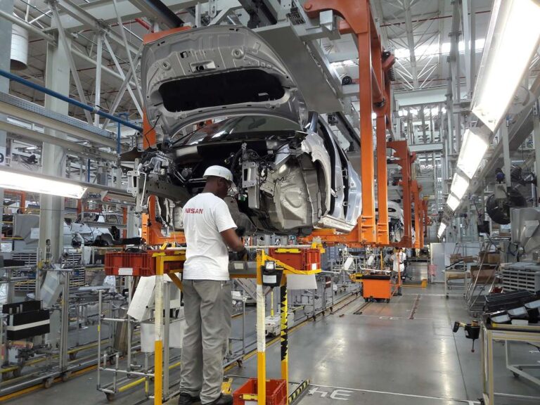 Nissan dá férias coletivas de 15 dias devido à pandemia