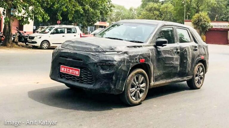 SUV anti-T-Cross da Toyota é flagrado em testes na Índia