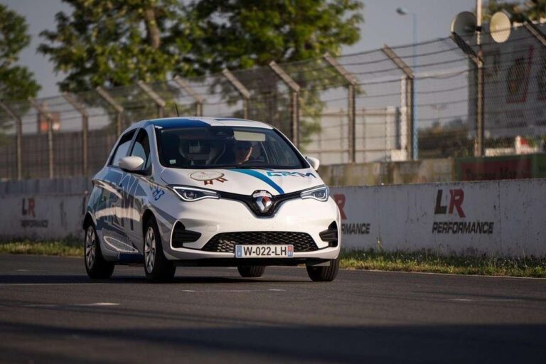 Renault Zoe movido a esterco bate recorde de autonomia
