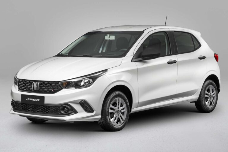 5 hatches compactos que vão mais longe com um tanque