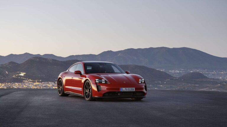 Porsche Taycan (elétrico) supera vendas do Porsche 911