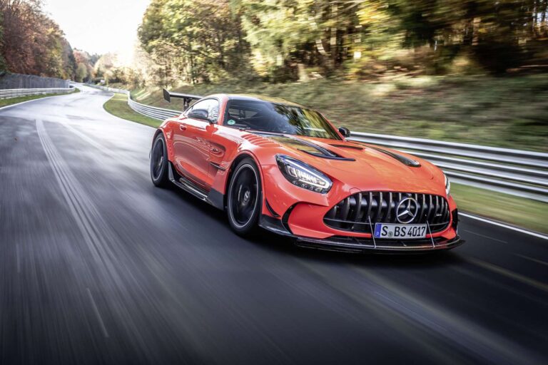 Mercedes-AMG GT Black Series chega ao Brasil com 730 cv