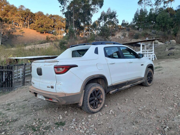 Avaliação: Fiat Toro Ultra é boa companheira de viagem