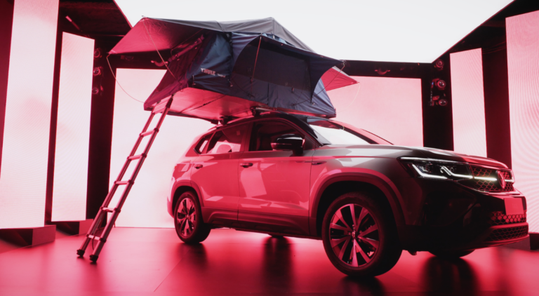 SUV Taos, um carro de 101 utilidades, pode ter até tenda