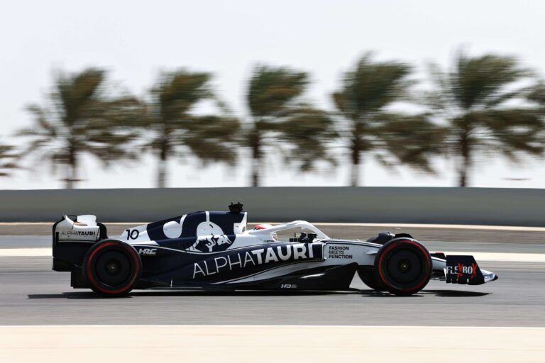 Gasly lidera a primeira sessão da temporada da F1