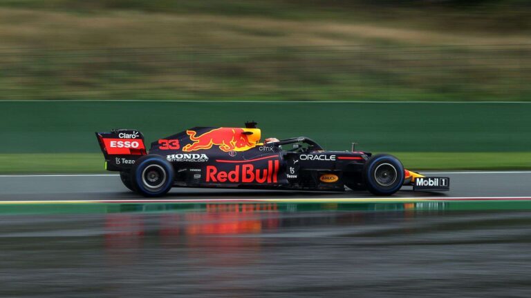 GP da Bélgica: pole de Max é ofuscada por Russell e Norris