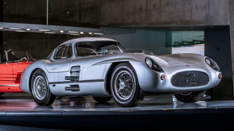 Mercedes de corrida de 1956 é o carro mais caro da história