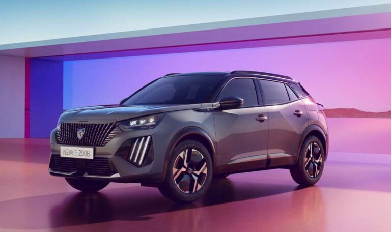 Peugeot 2008 passa por reestilização; versão híbrida chega em 2024