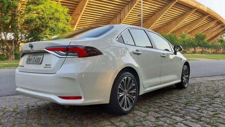 Toyota Corolla sobe de novo; só uma versão abaixo de R$ 150 mil